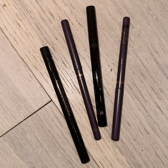 Mally’s XO eyeliner collection 4 pencils. 2 Liquid liners for a sharp cat eye - Picture 7 of 7